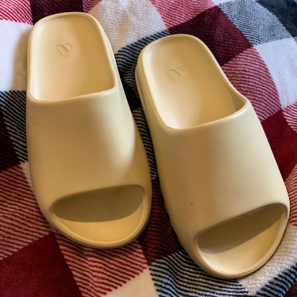 Yeezy desert sand slides